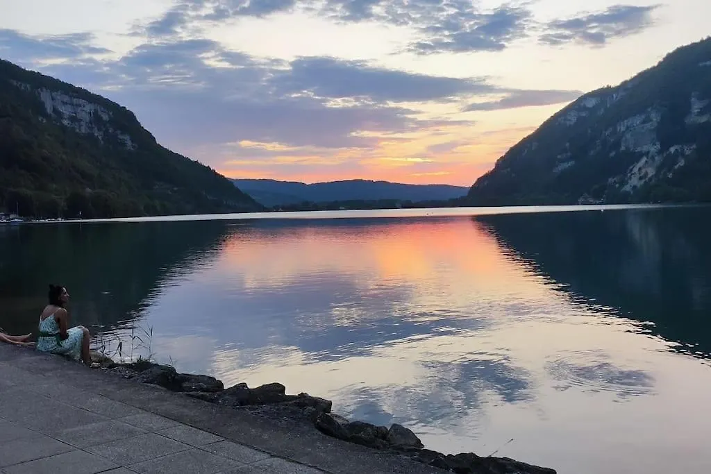 Studio Calme A Deux Pas Du Lac De Nantua 0*,  France